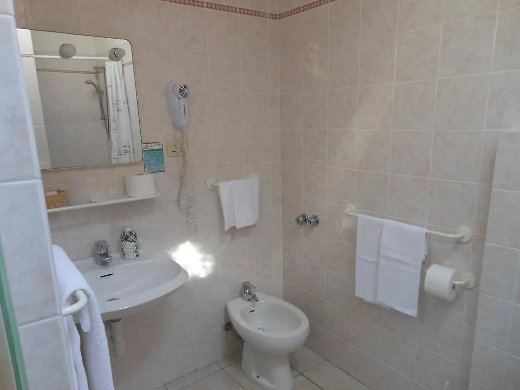 Hotel Due Torri Porto Azzurro 3*,
